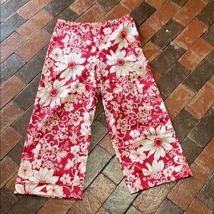 Will Smith stretch size 10 red and white floral capris with cuff